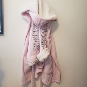 Sale! Like new vs pink robe